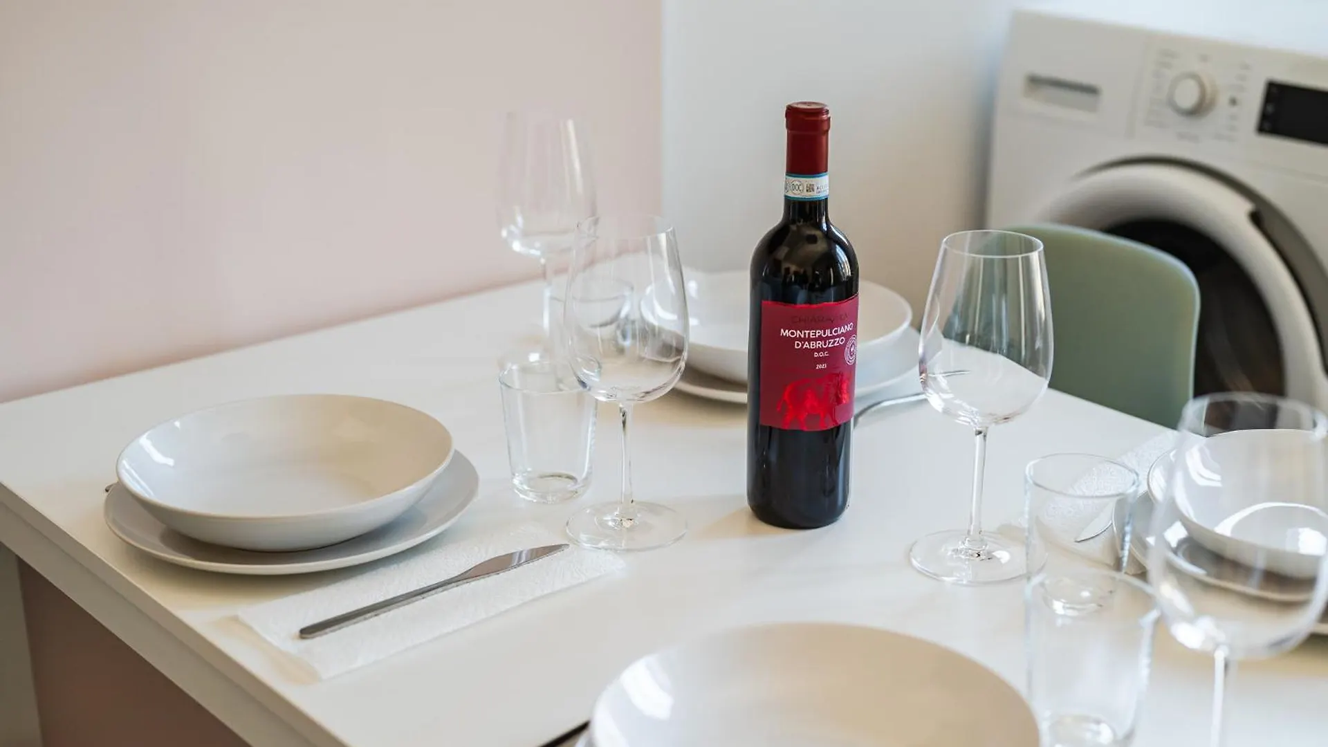 Padova'S Nest - Close To Metro Milan Apartment
